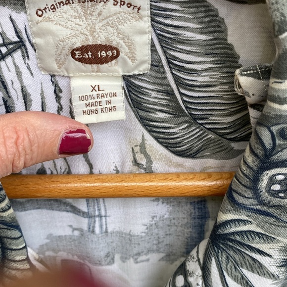 Men’s Vintage Hawaiian shirt - Picture 3 of 6